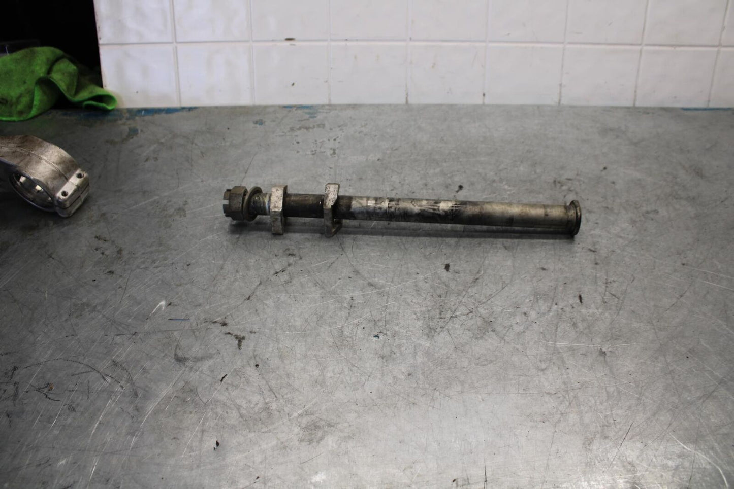 06-07 KAWASAKI NINJA ZX14R REAR AXLE BACK WHEEL RIM PIVOT BOLT AXEL bb433