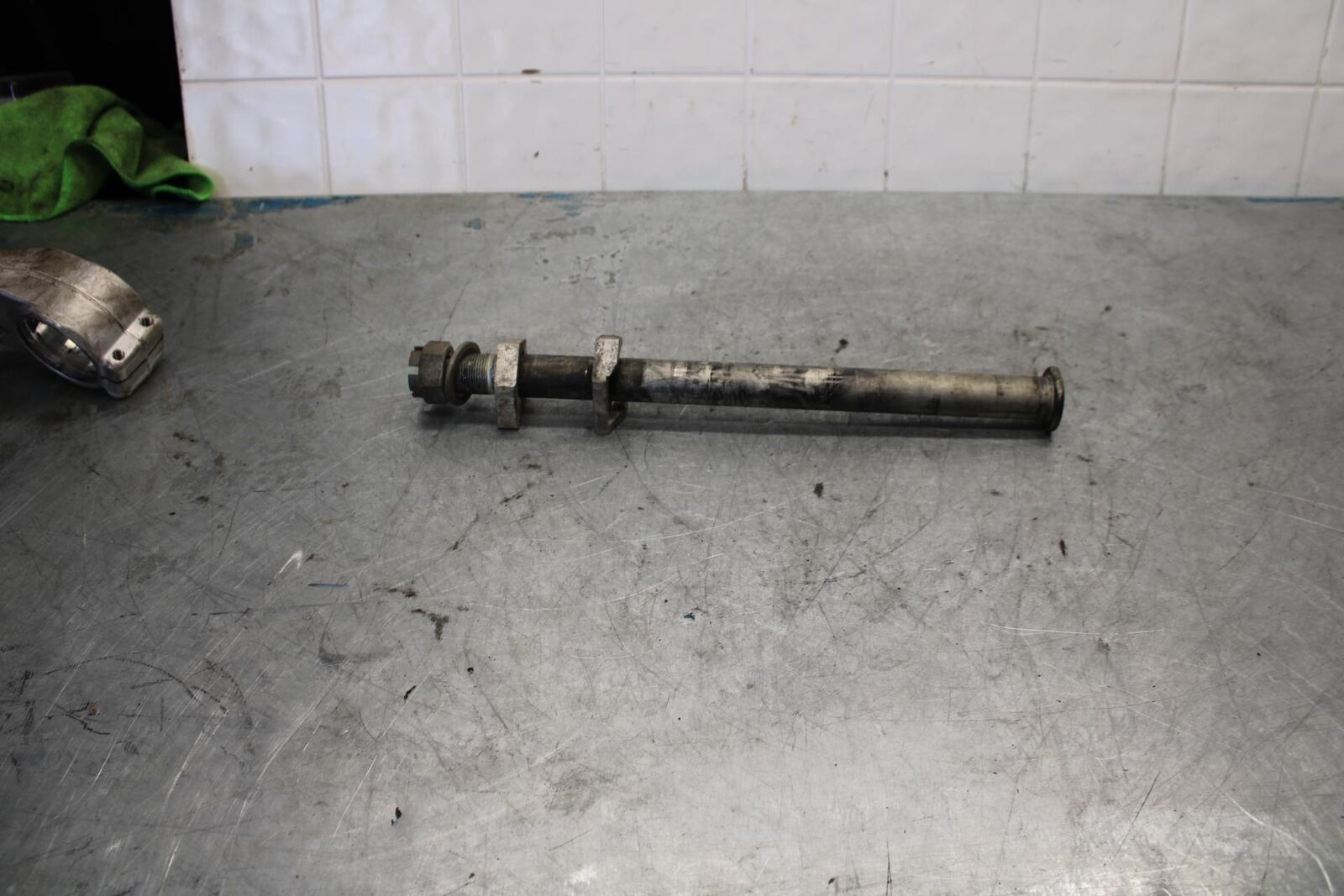 06-07 KAWASAKI NINJA ZX14R REAR AXLE BACK WHEEL RIM PIVOT BOLT AXEL bb433