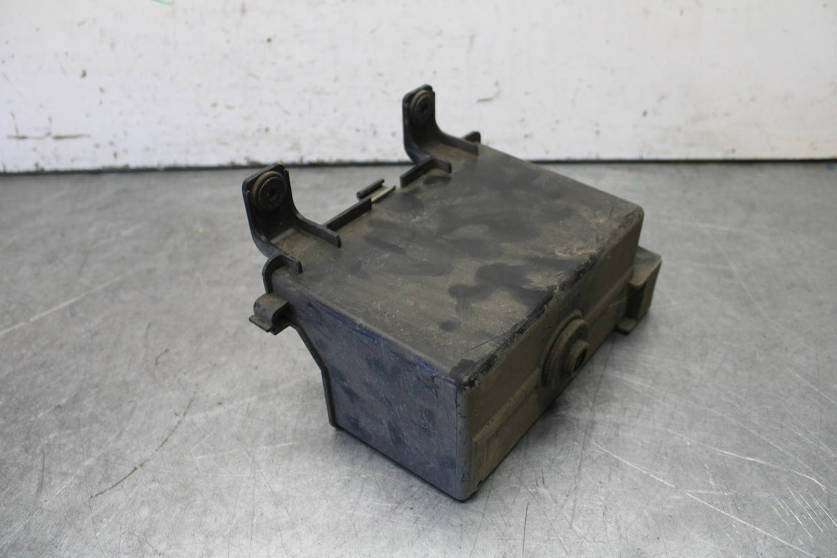 05-06 YAMAHA ROYAL STAR BATTERY TRAY BOX HOLDER BB697