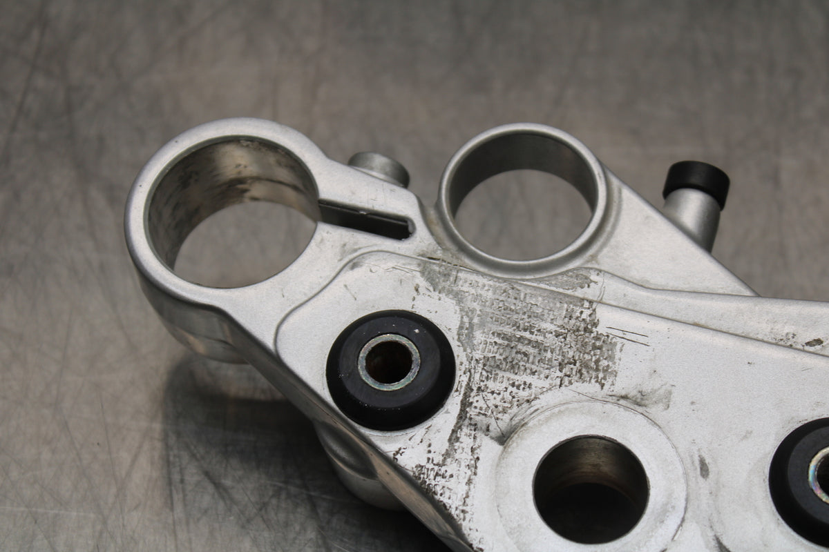 08 MOTO GUZZI BREVA 750 FORKS UPPER TRIPLE TREE CLAMP BB154