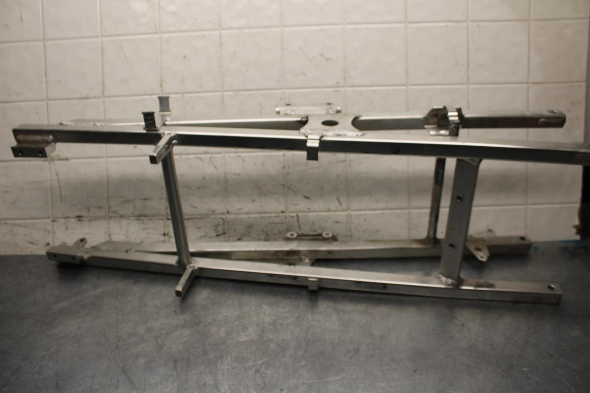 2000 Honda CBR600F4 REAR BACK TAIL SUBFRAME SUB FRAME BB552