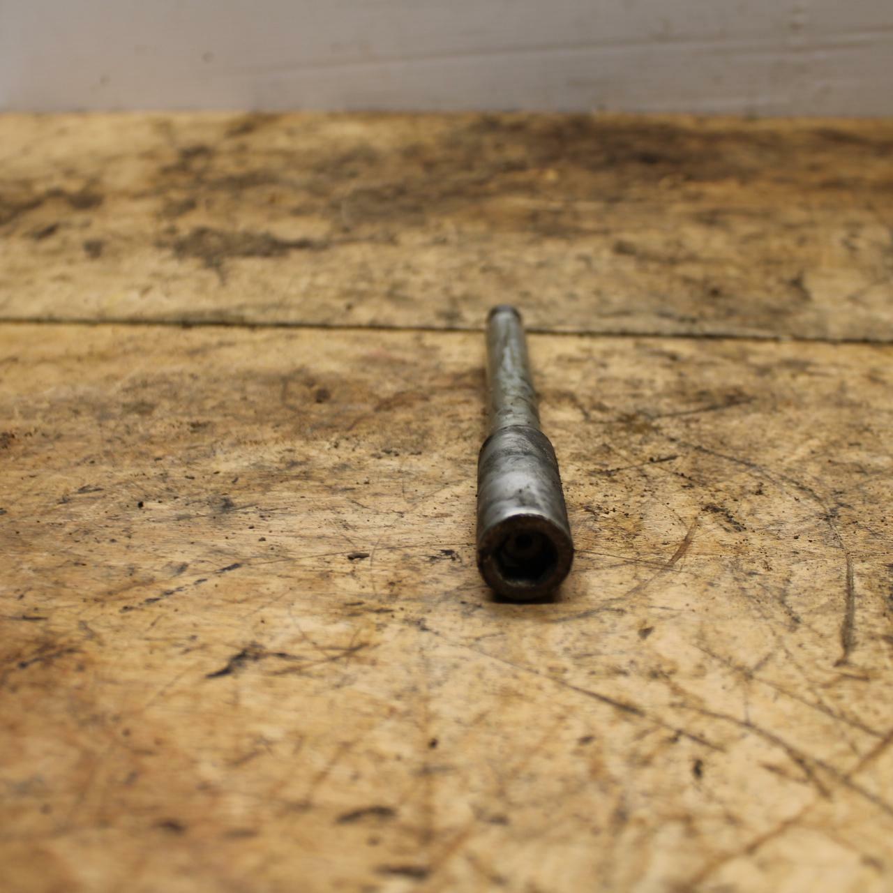07-11 SUZUKI VSTROM 650 FRONT WHEEL RIM AXLE PIVOT BOLT BB340