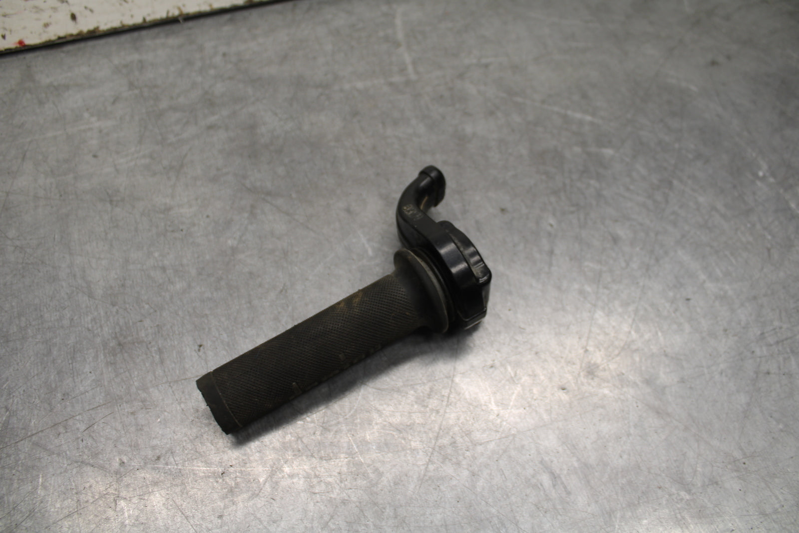 07-08 YAMAHA YZF R1 THROTTLE CABLE LINE HOUSING GUIDE BB724