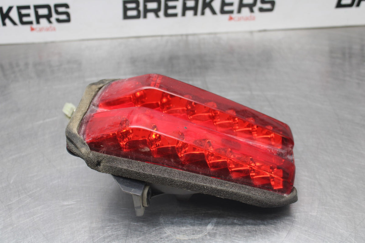 08 SUZUKI SV650 REAR TAIL TAILLIGHT BACK BRAKE LIGHT BB846