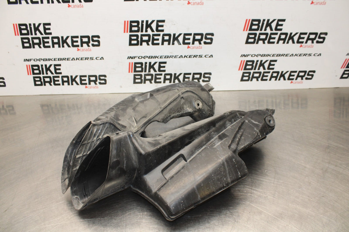06-07 SUZUKI GSXR750 RIGHT LEFT AIR INTAKE DUCTS BB811
