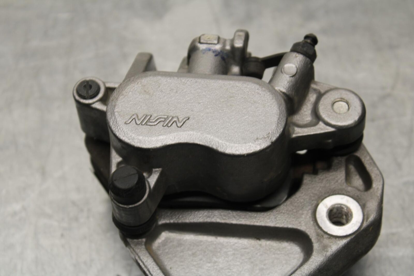 2007 Honda Shadow Spirit 1100 VT1100C REAR BRAKE CALIPER W MOUNT BRACKET BB561
