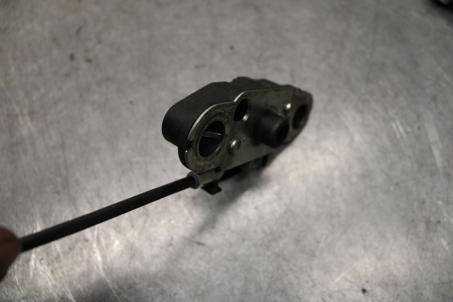 13-18 KAWASAKI NINJA ZX6R REAR PASSENGER SEAT LATCH LOCK 27016-0035 BB666