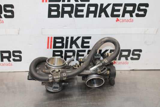 05 DUCATI SUPERSPORT 800 MAIN FUEL INJECTORS / THROTTLE BODIES BB913