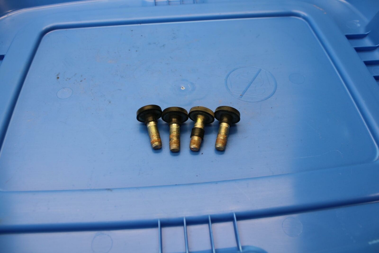 09-14 YAMAHA YZF R1 REAR BACK SUBFRAME SUB FRAME MOUNTING BOLTS BB286