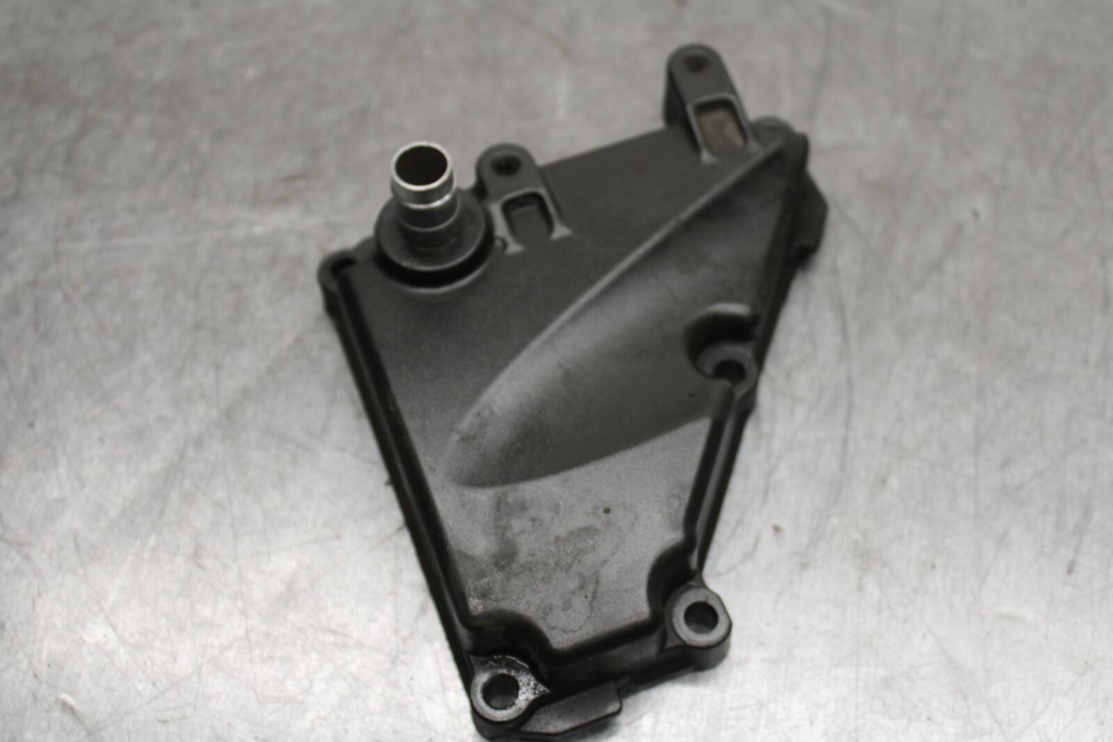 06 YAMAHA YZF R6 ENGINE MOTOR CRANK CASE VENT COVER BB716