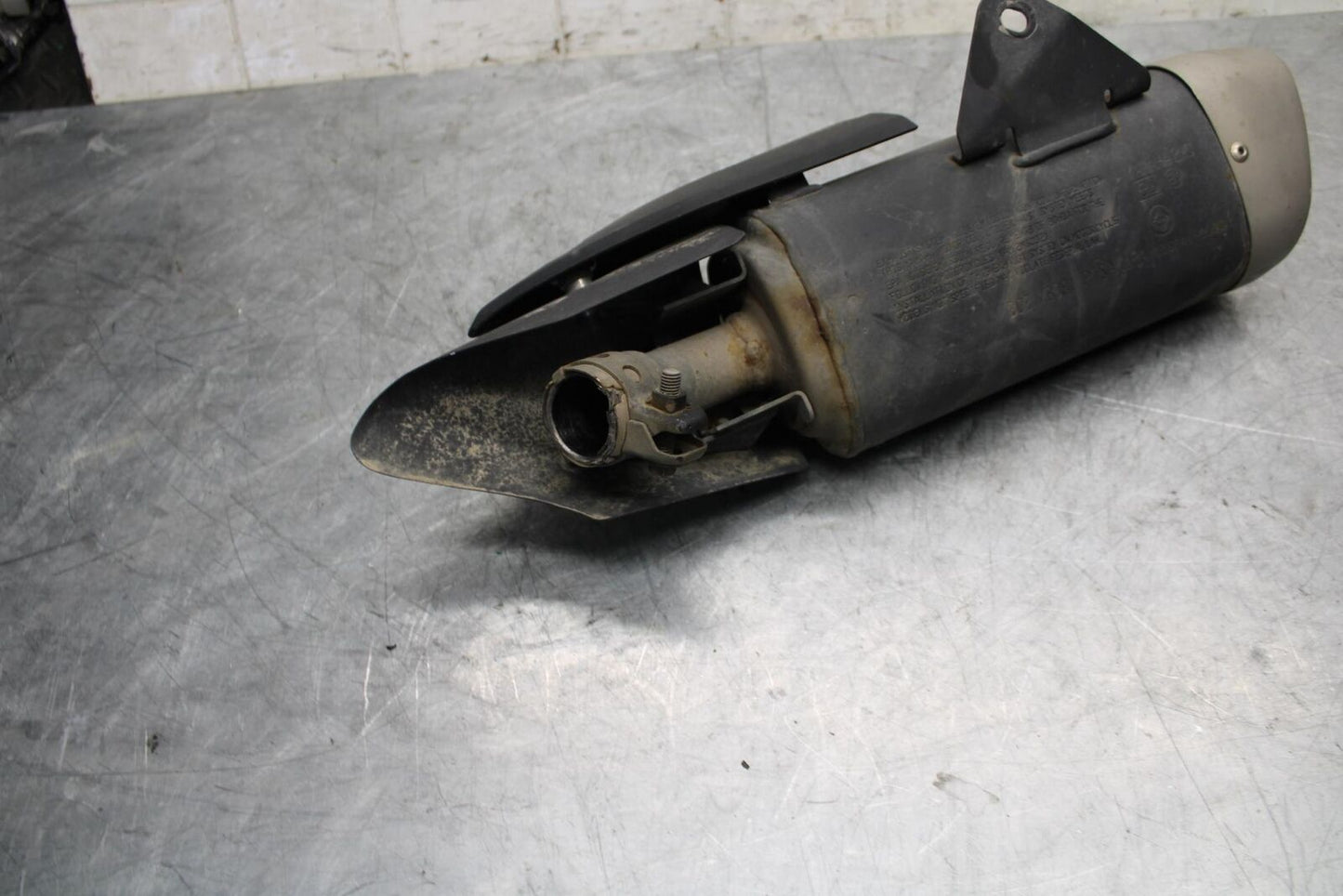 2015 Yamaha YZF R3 EXHAUST  MUFFLER SLIP ON CAN SILENCER 2MS-E4710-00-00 BB526