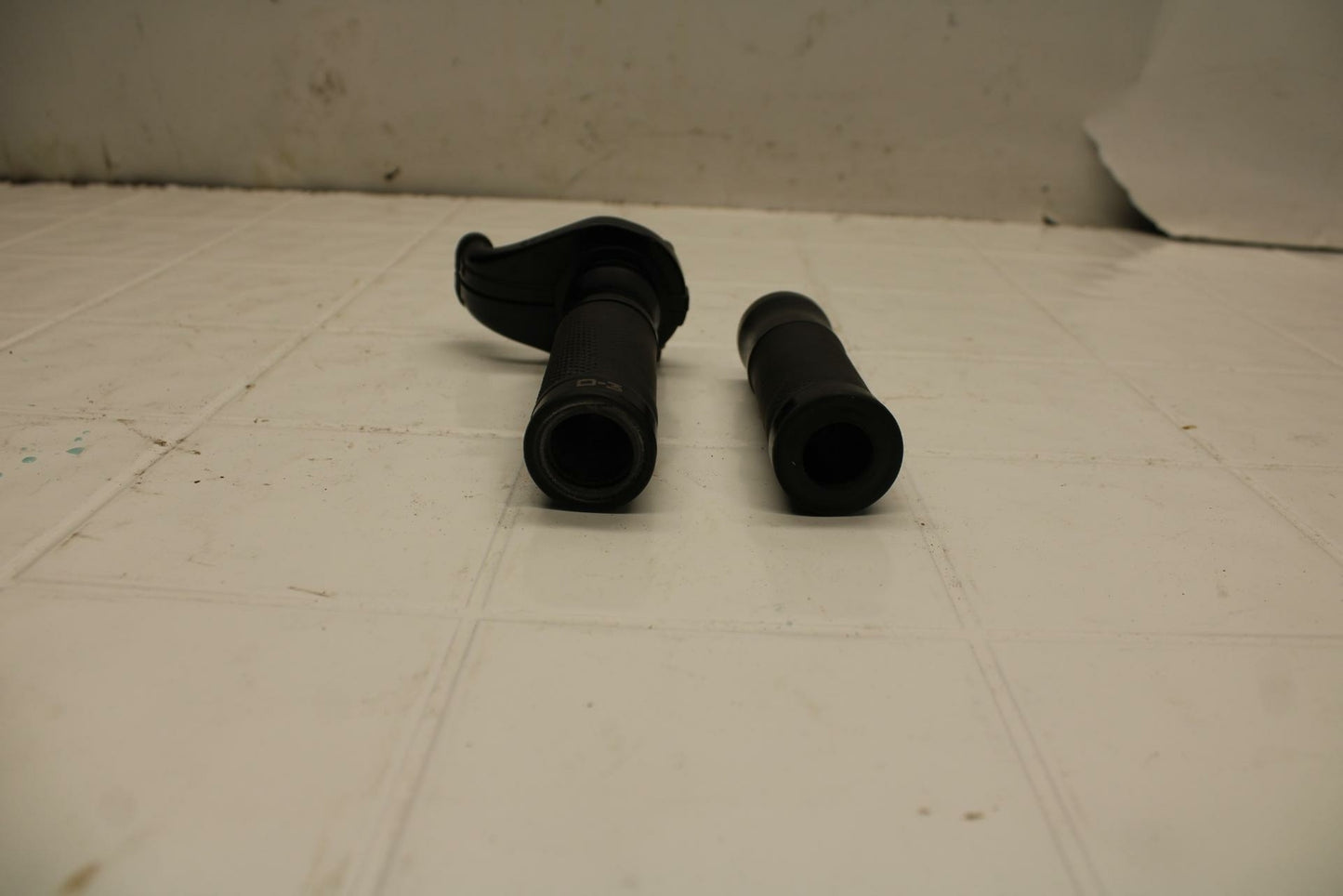 08-16 YAMAHA YZF R6 THROTTLE CABLE LINE HOUSING GUIDE BB406