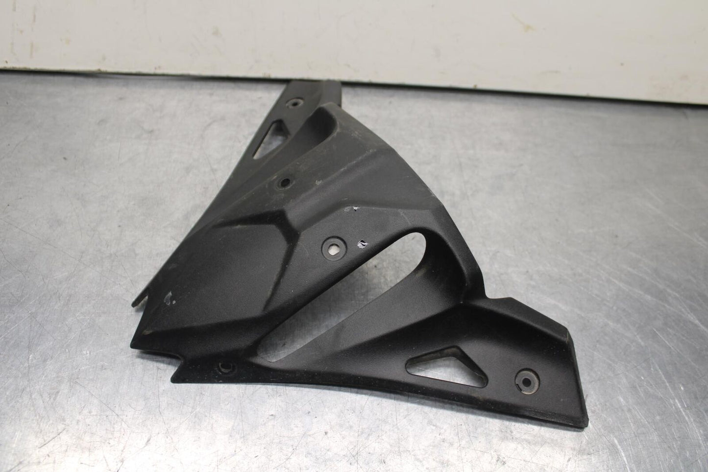 17-20 KAWASAKI NINJA 650 EX650 ABS FRONT CENTER COWL FAIRING BB88