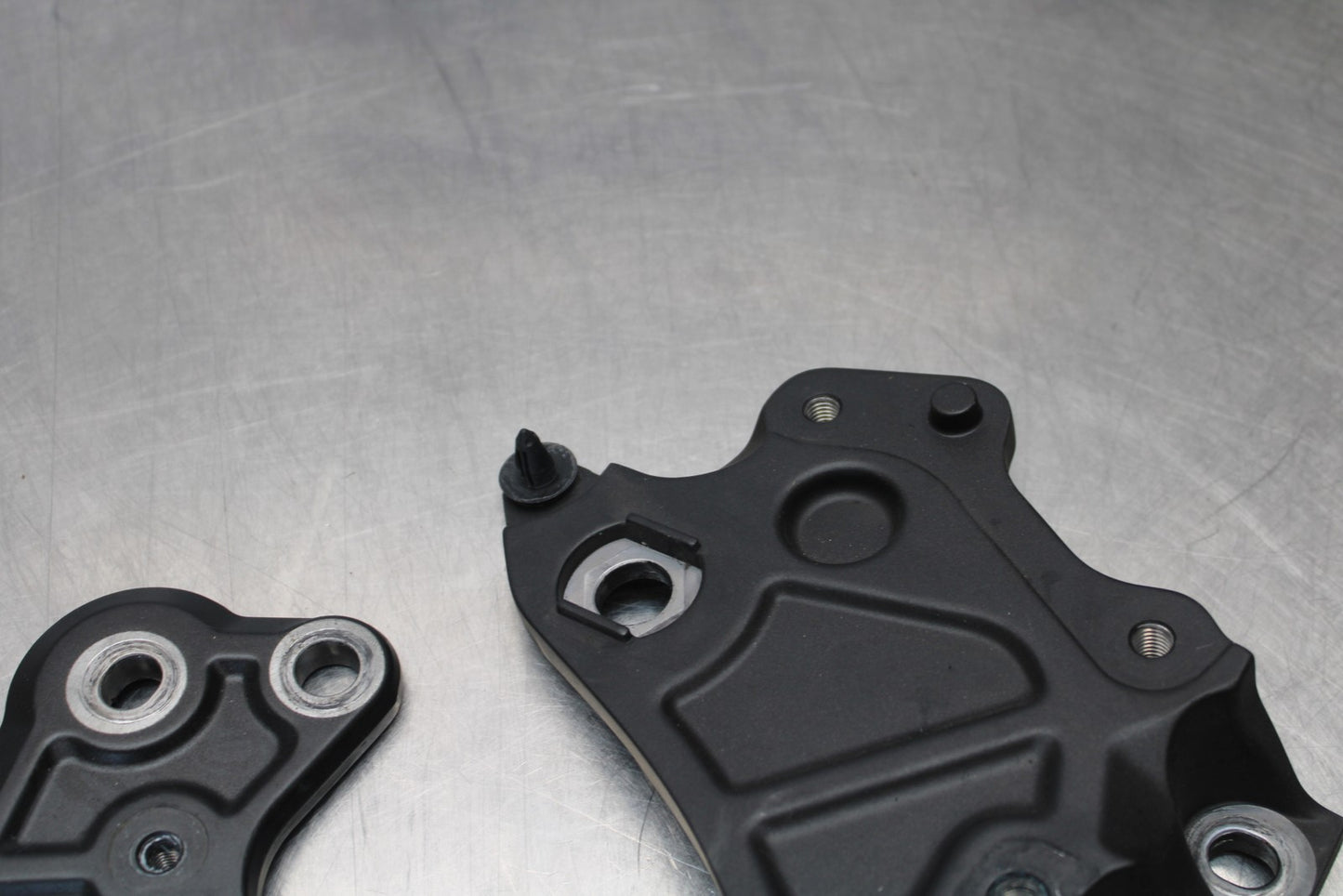 23-24 YAMAHA MT-07 FRAME REARSET REAR SET BRACKETS MOUNTS BB194