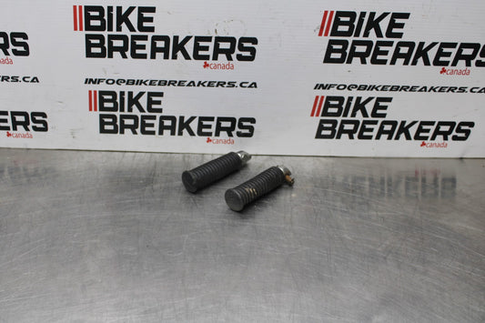 02 KAWASAKI VULCAN 800 VN800B CLASSIC REAR FOOT RESTS PEGS STEPS SET PAIR BB862