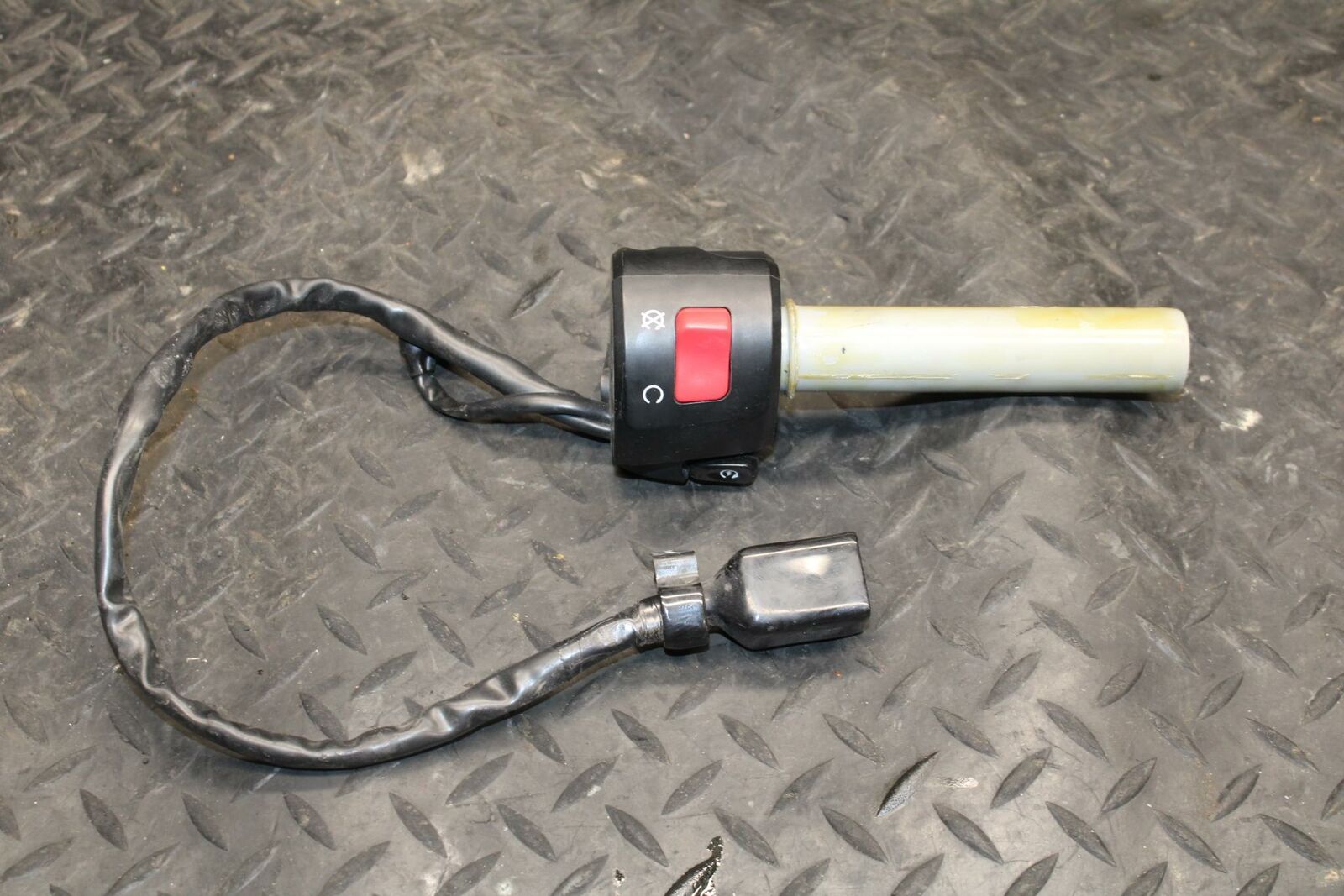 17 KAWASAKI NINJA 300 RIGHT CLIP ON HANDLE KILL OFF START SWITCH SWITCHES BB215