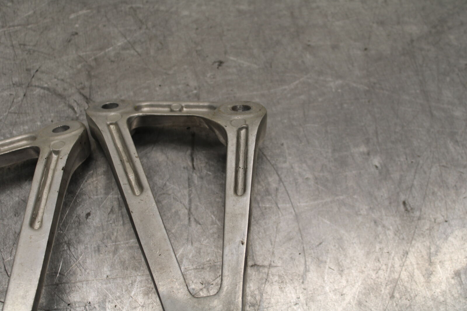 15-16 HONDA CB300F REAR BACK PASSENGER PEG SET PAIR BB740