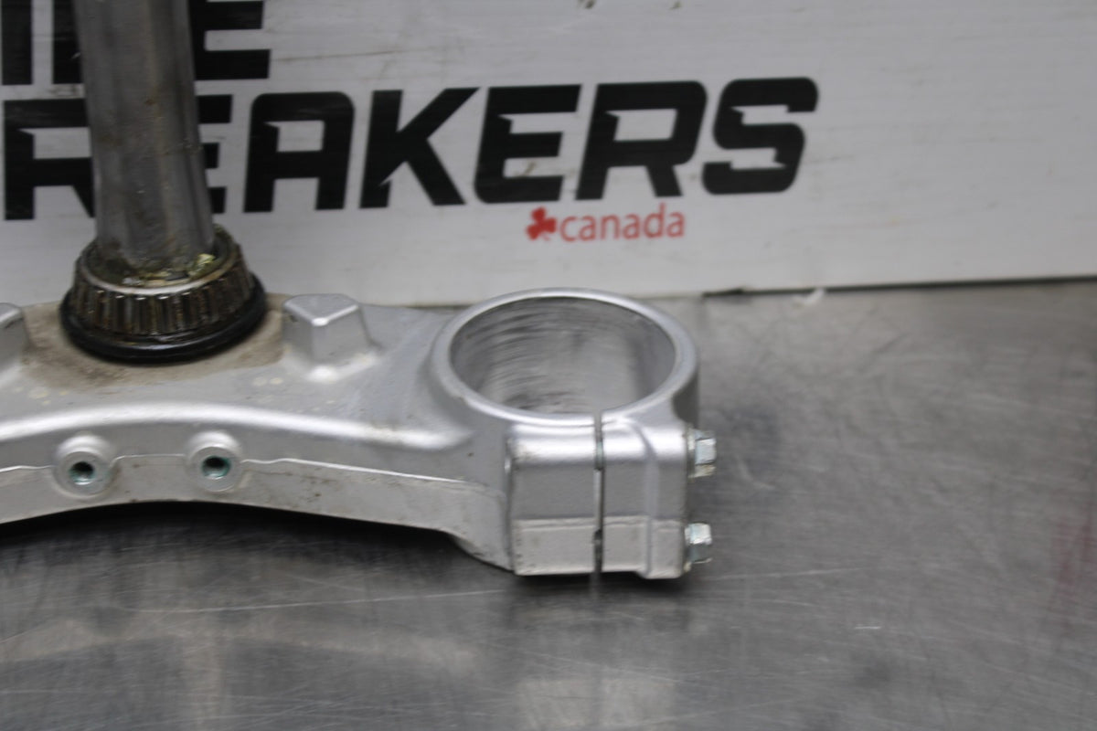 18 YAMAHA SUPER TENERE FRONT FORKS CLAMP LOWER TRIPLE TREE STEM BB832