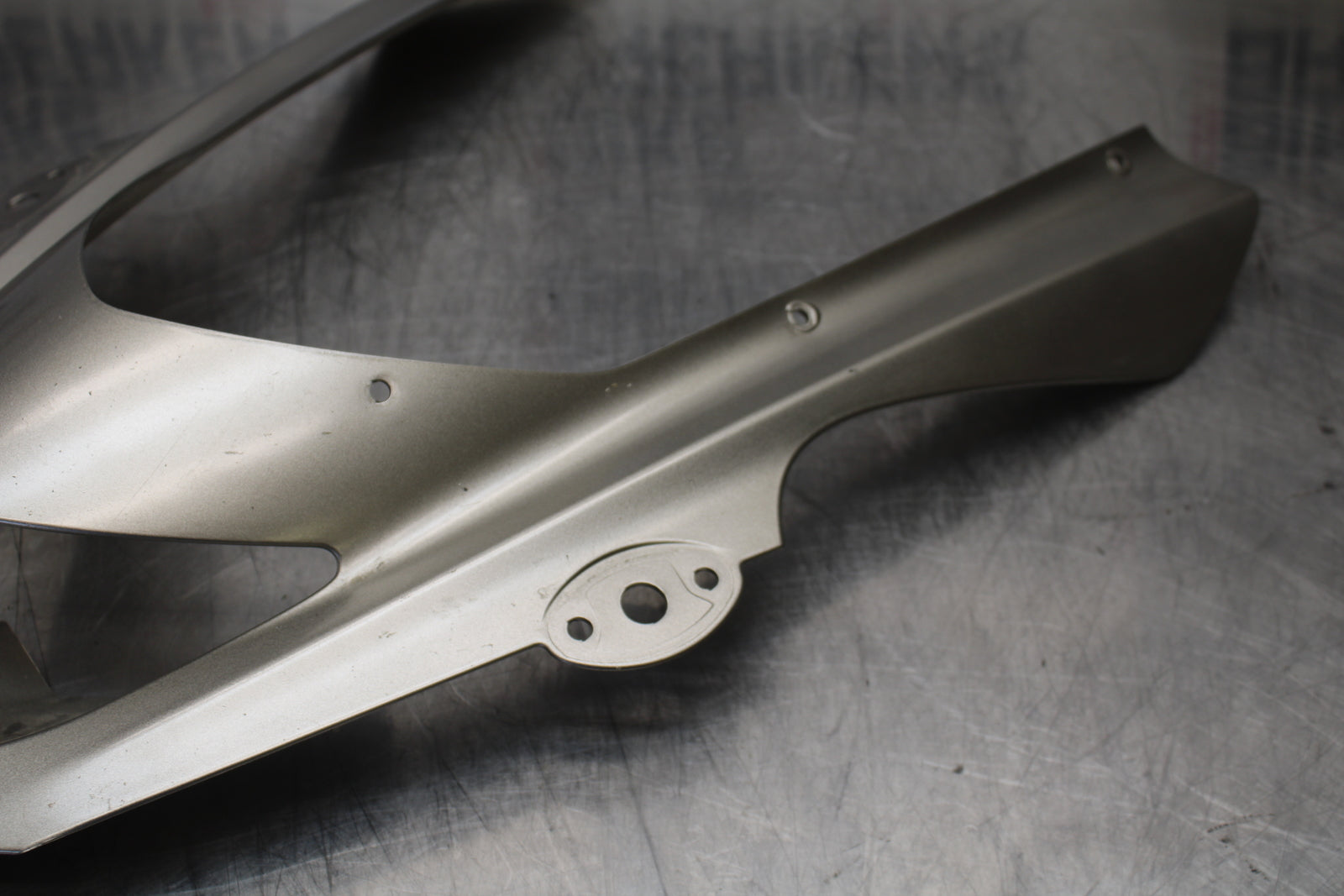 04-05 KAWASAKI NINJA ZX10R FRONT CENTER COWL FAIRING BB163