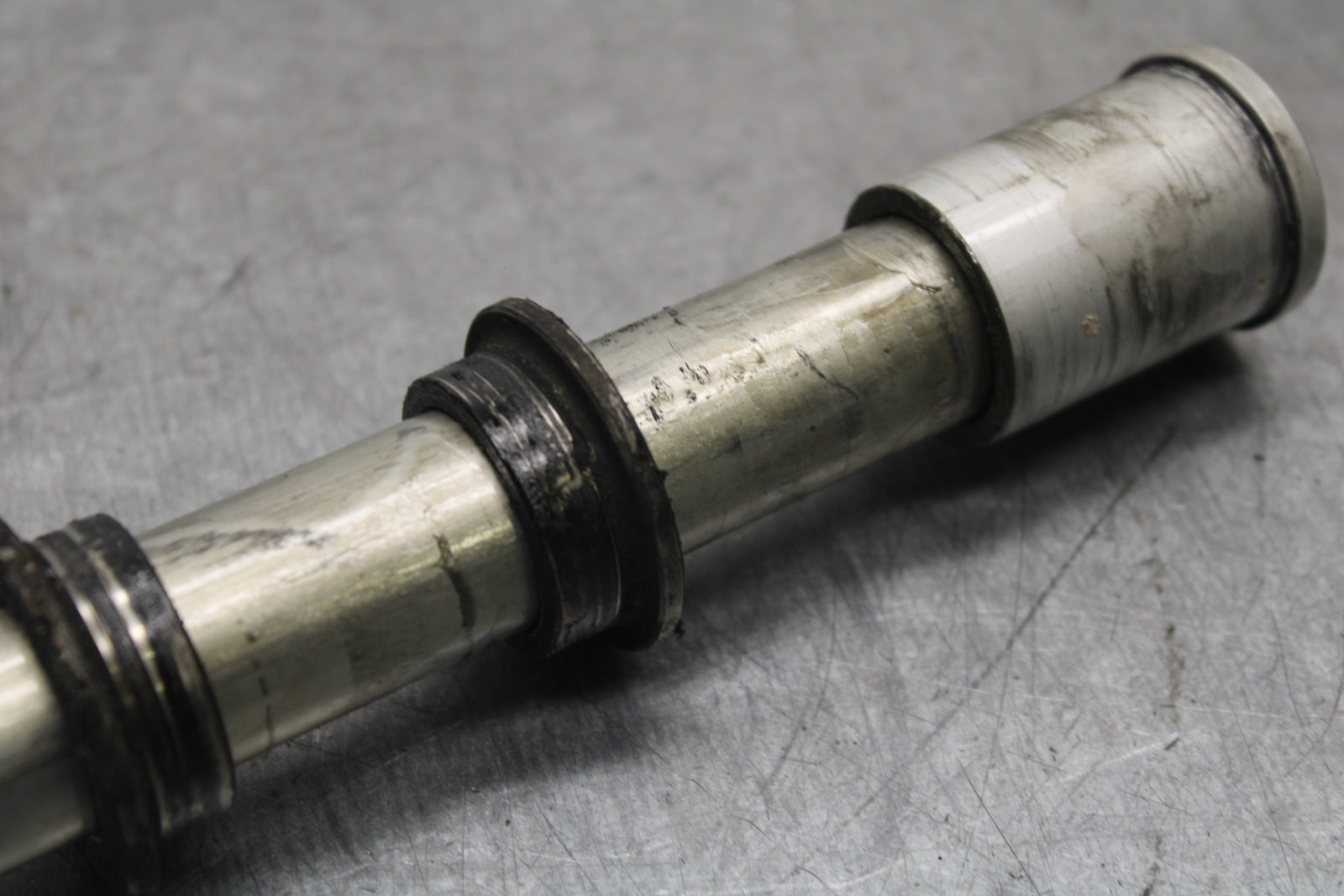 09-12 KAWASAKI NINJA ZX6R FRONT WHEEL RIM AXLE PIVOT BOLT 41068-0034 BB698