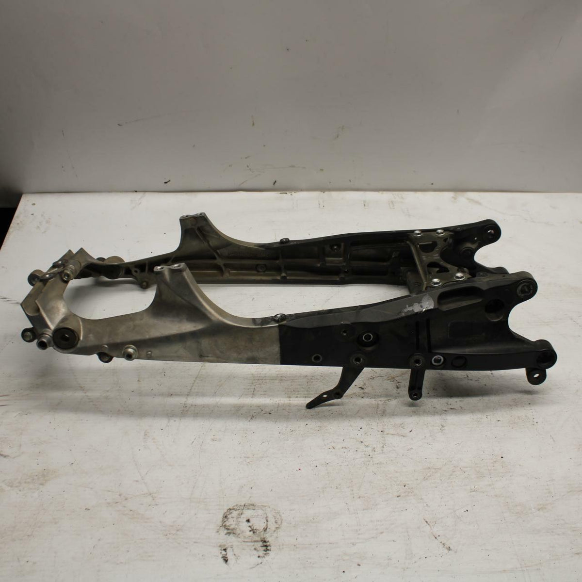 04-05 HONDA CBR1000RR REAR BACK TAIL SUBFRAME SUB FRAME BB285