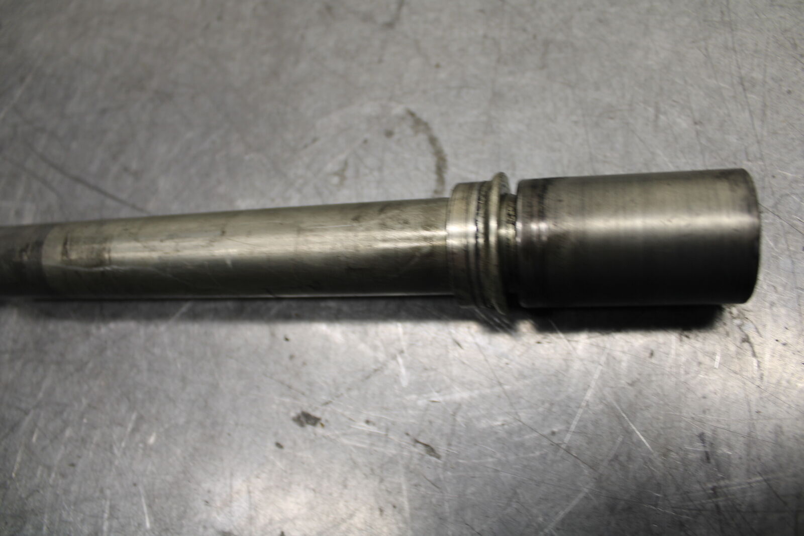 05-06 SUZUKI GSXR1000 FRONT WHEEL RIM AXLE PIVOT BOLT 54711-41G00 BB677