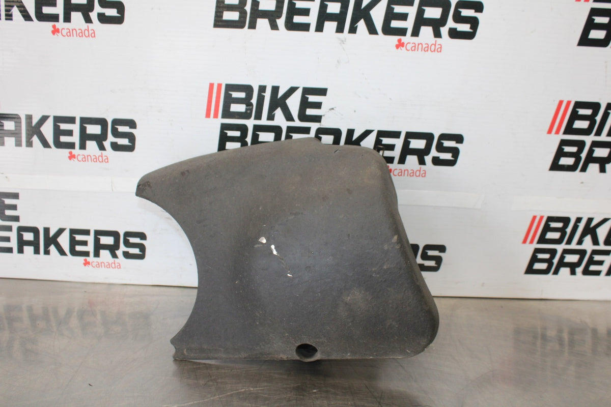 95 HONDA SHADOW 1100 ENGINE DRIVE SPROCKET COVER BB885