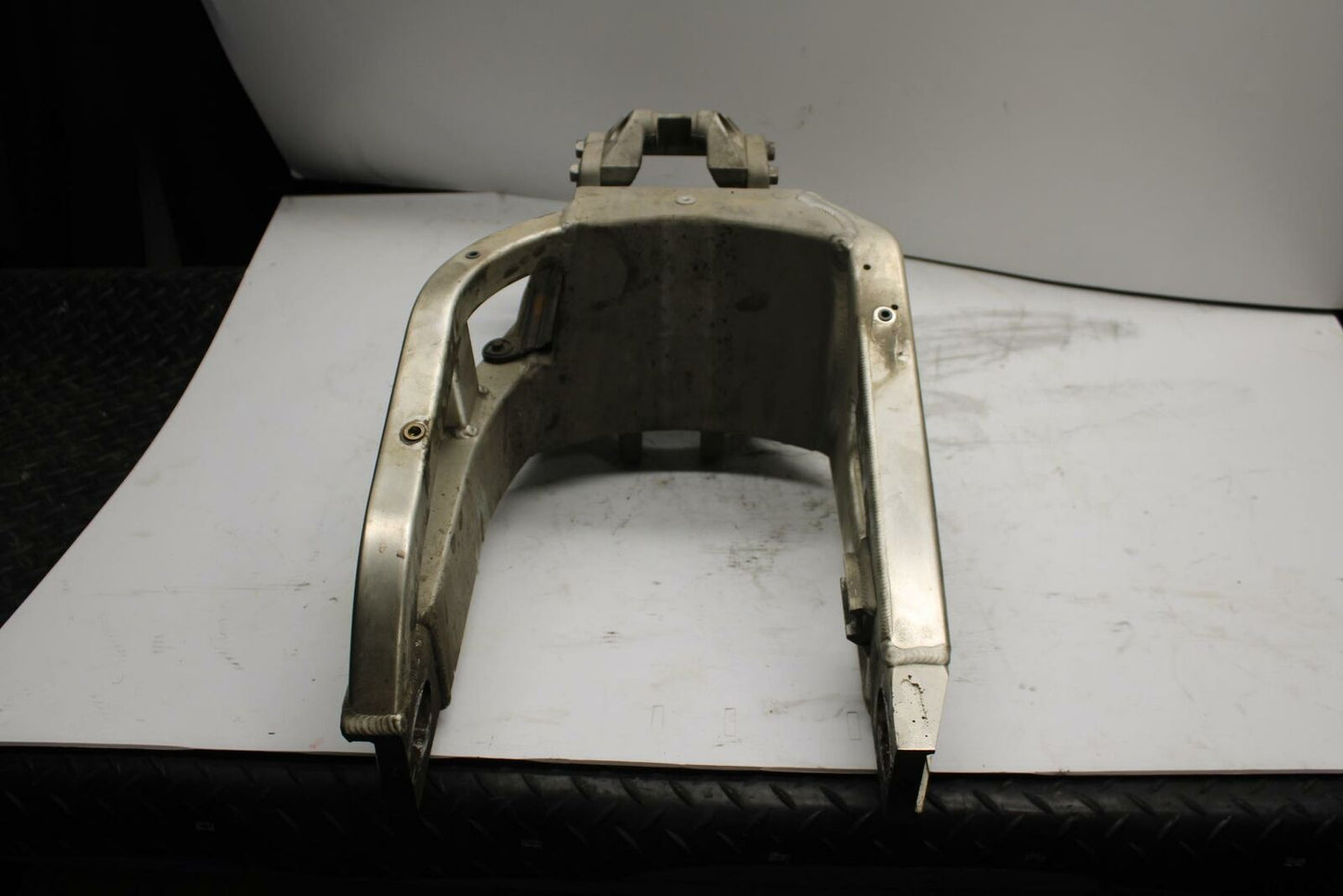 03-04 HONDA CBR600RR REAR SWINGARM BACK SUSPENSION SWING ARM BB253
