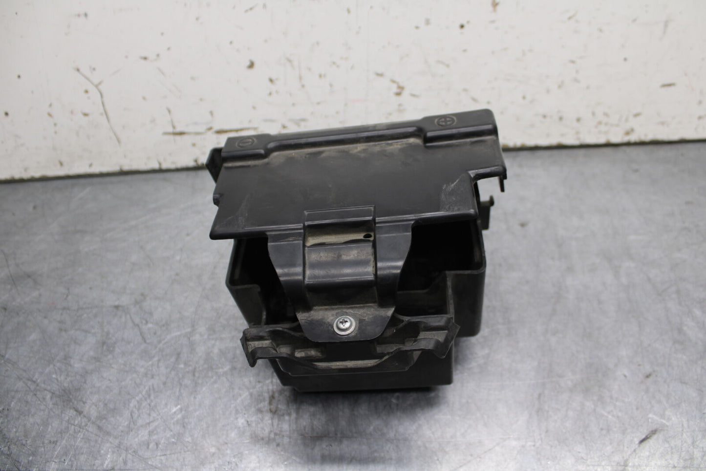 10-13 HONDA SHADOW RS 750 VT750RS BATTERY TRAY BOX HOLDER BB718