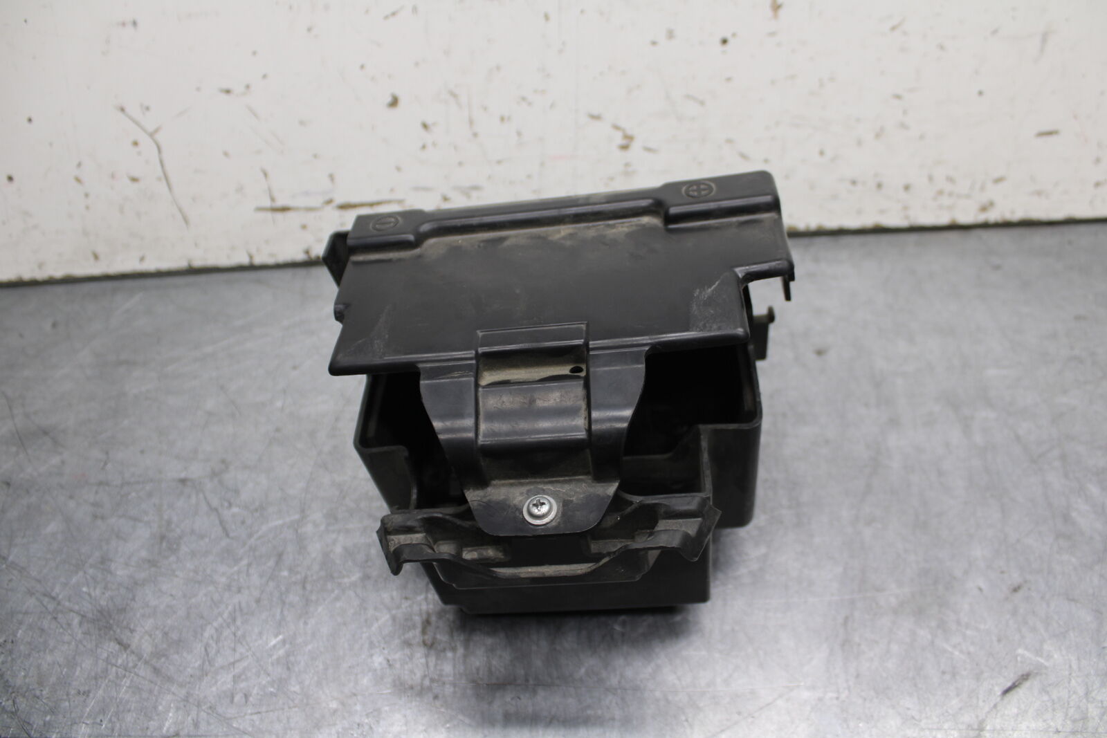 10-13 HONDA SHADOW RS 750 VT750RS BATTERY TRAY BOX HOLDER BB718