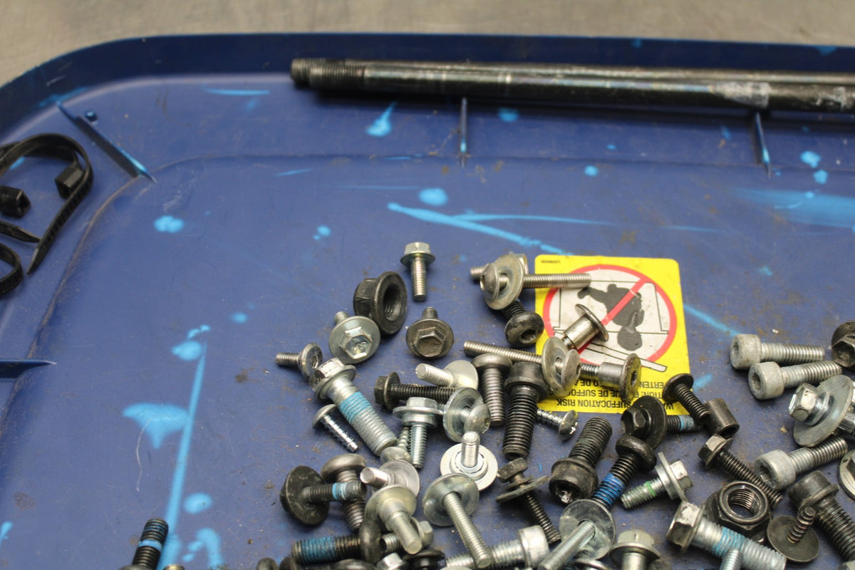 24-25 SUZUKI GSXR1000 MOUNTING BOLTS HARDWARE MOTOR SCREWS BB767