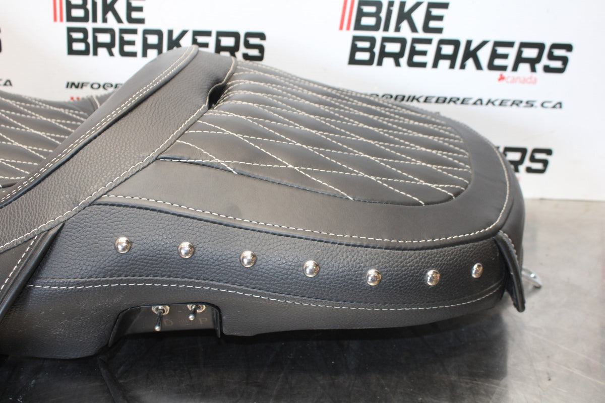 18 INDIAN ROADMASTER HEATED FRONT REAR SADDLE SEAT BB191