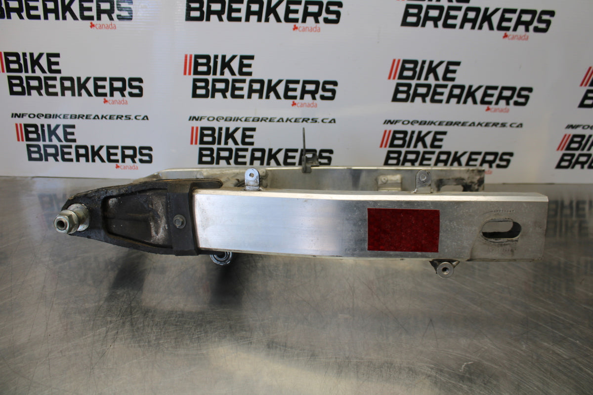 03 SUZUKI SV650S REAR SWINGARM BACK SUSPENSION SWING ARM BB167