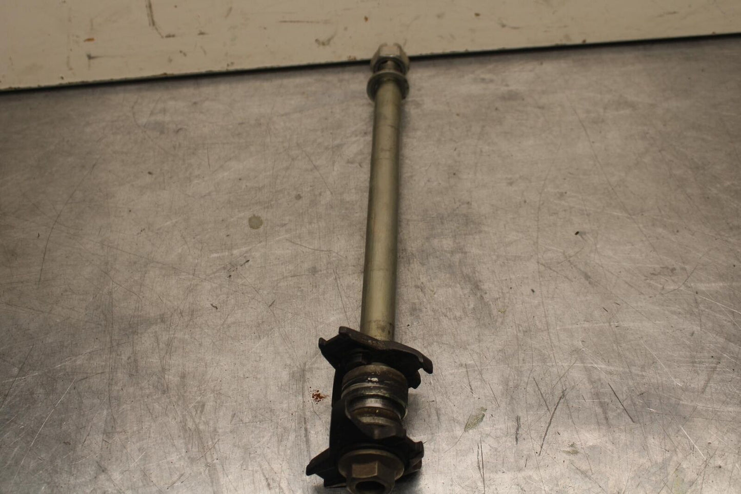 12-17 KAWASAKI ER-6N Z650 REAR AXLE BACK WHEEL RIM PIVOT BOLT AXEL BB607