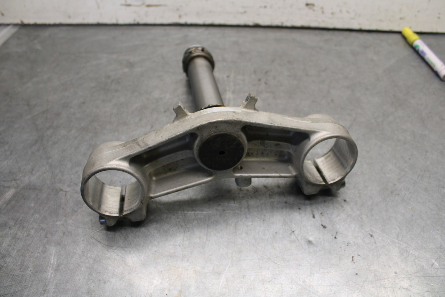 13-18 KAWASAKI NINJA ZX6R FRONT FORKS CLAMP LOWER TRIPLE TREE 44037-0136 BB666