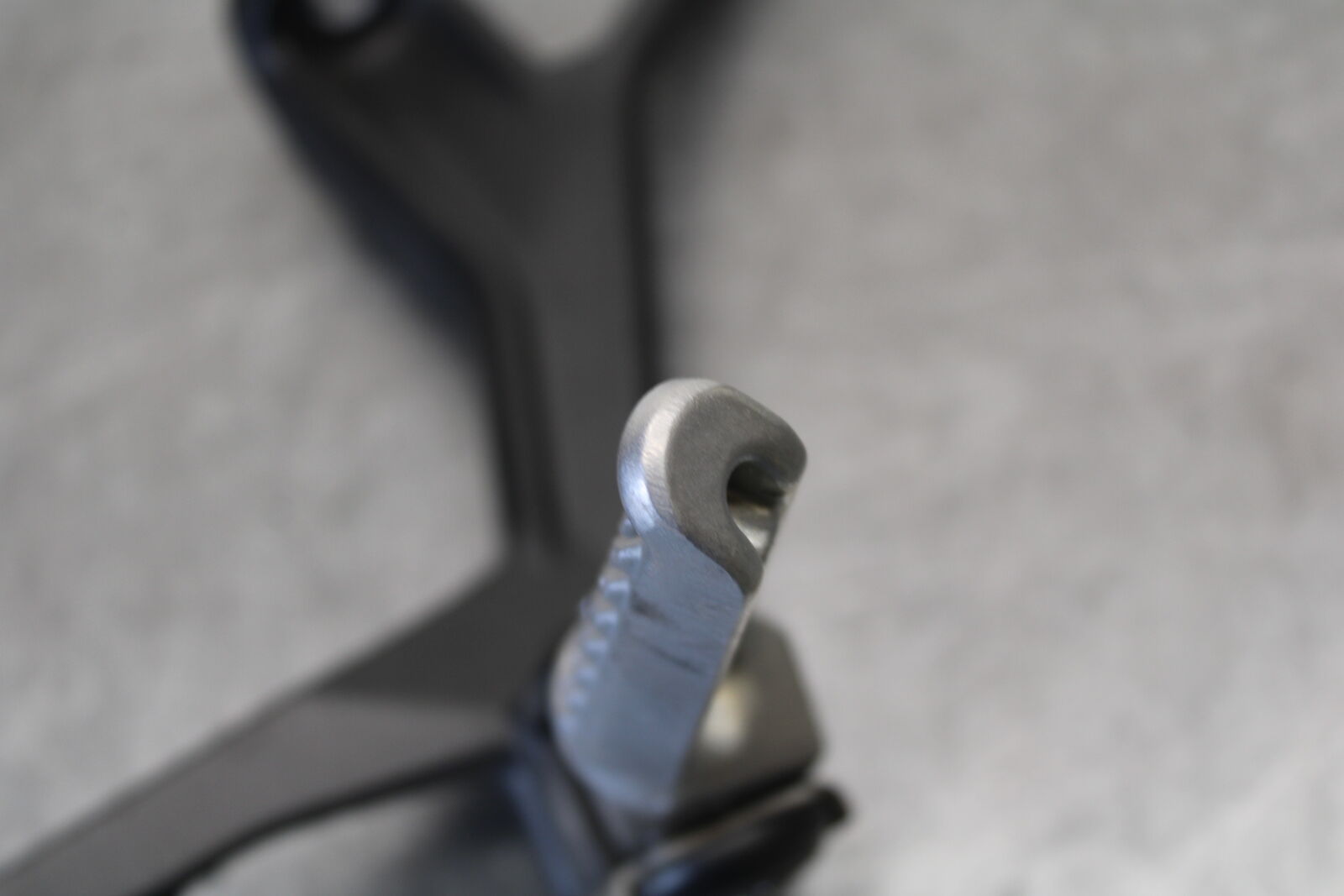 18-23 KAWASAKI NINJA 400 REAR BACK PASSENGER PEG SET PAIR BB679