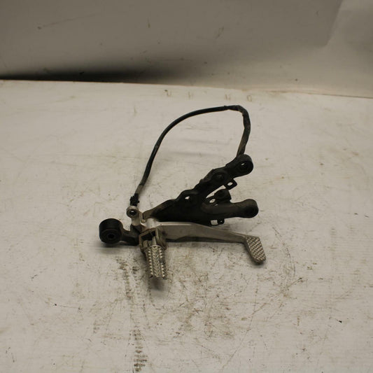 08-17 YAMAHA YZF R6 RIGHT REARSET REAR SET DRIVER FOOT PEG REST STOP BB354