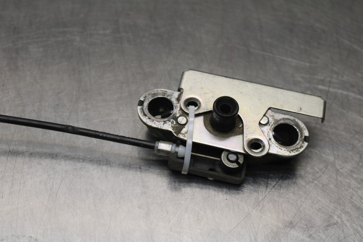 08 KAWASAKI NINJA ZX10R REAR PASSENGER SEAT LATCH LOCK ASSEMBLY BB201