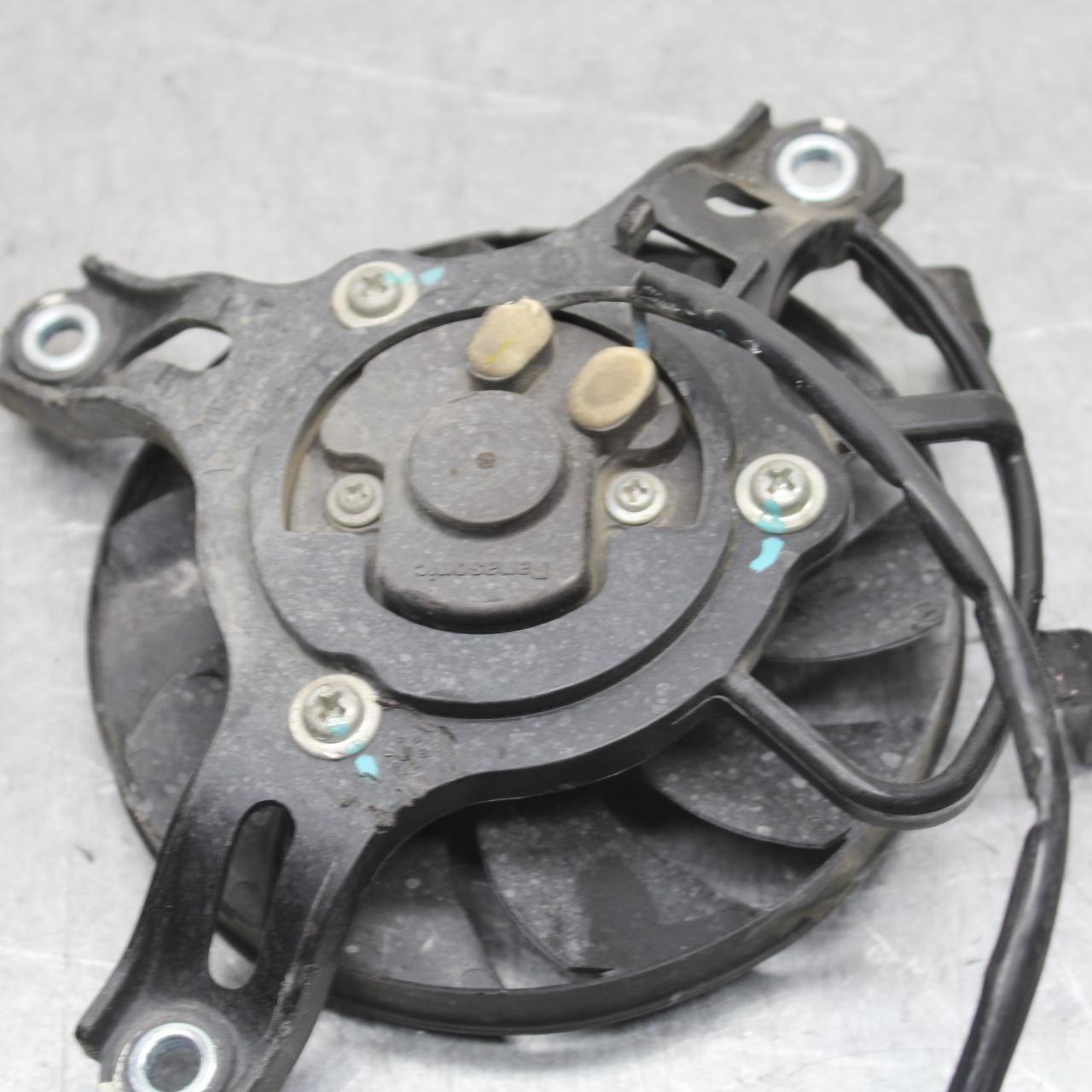 15-18 HONDA CB300FA ENGINE RADIATOR COOLING FAN BB646
