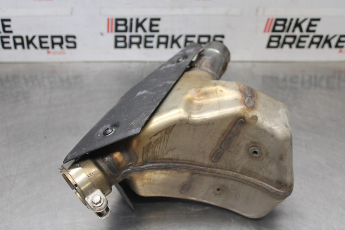 24-25 KAWASAKI NINJA ZX6R EXHAUST MIDPIPE MID CAT MIDDLE PIPE BB939