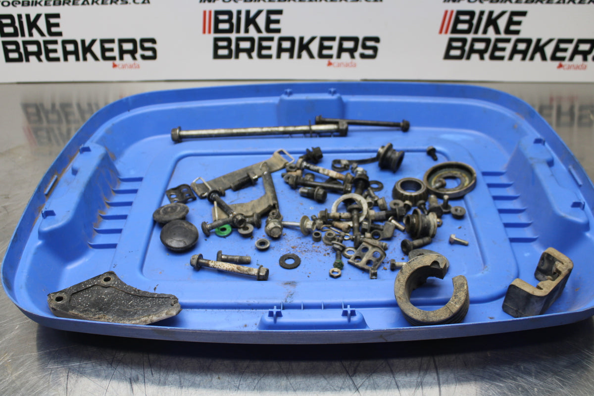 19 YAMAHA TTR230 MOUNTING BOLTS HARDWARE MOTOR SCREWS BB146