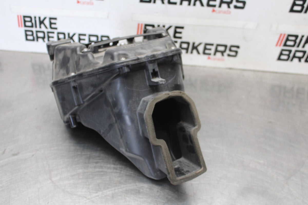 12 TRIUMPH STREET TRIPLE R AIRBOX AIR INTAKE FILTER BOX BB914