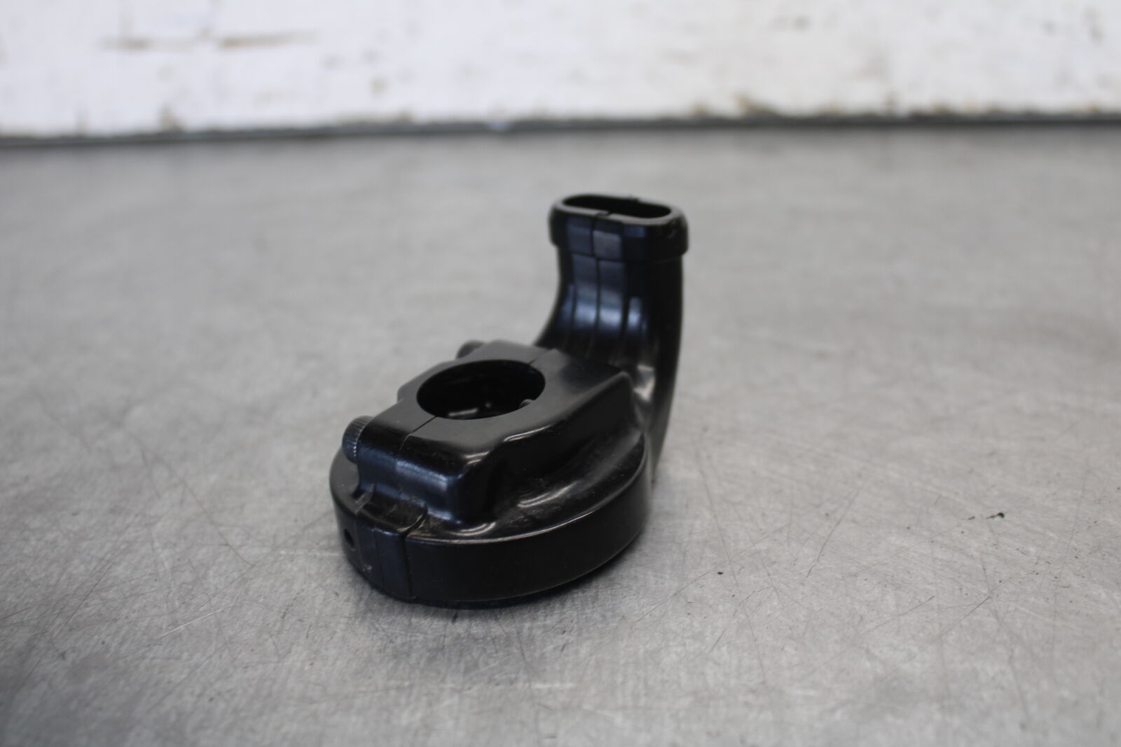 09-14 YAMAHA YZF R1 THROTTLE CABLE LINE HOUSING GUIDE BB696