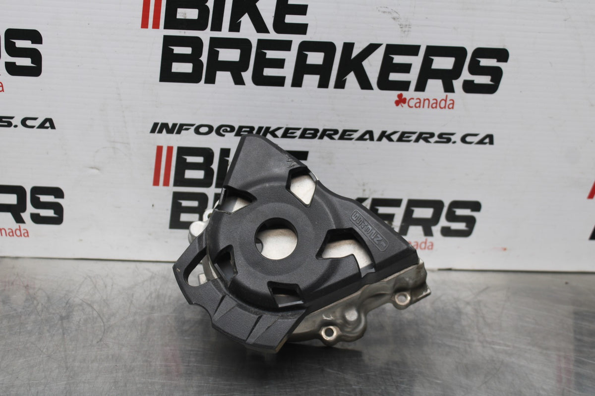22 KAWASAKI NINJA 1000SX ENGINE SPROCKET COVER BB780