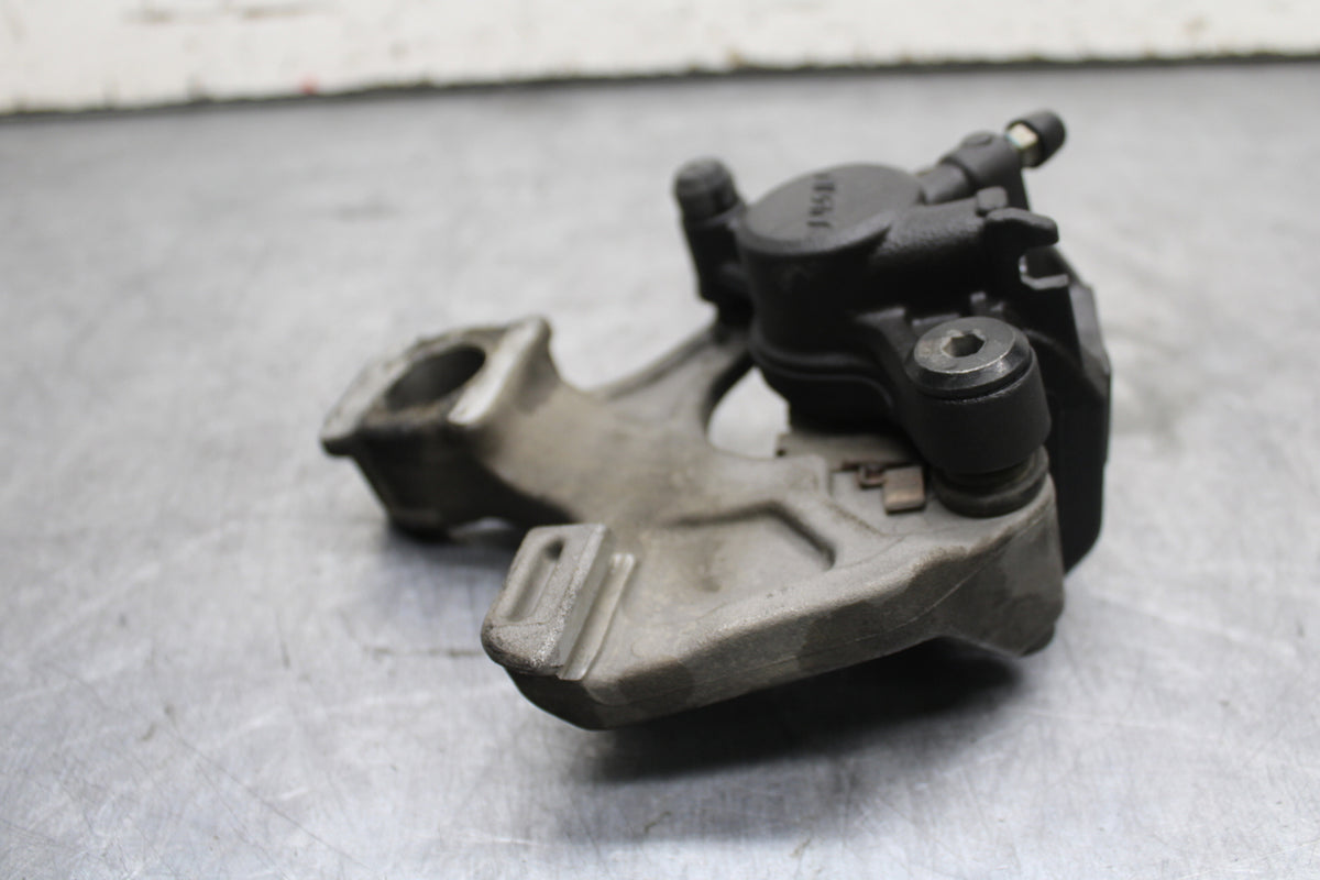 11-24 SUZUKI GSXR750 REAR BRAKE CALIPER W MOUNT BRACKET 69100-47H10-999  BB714