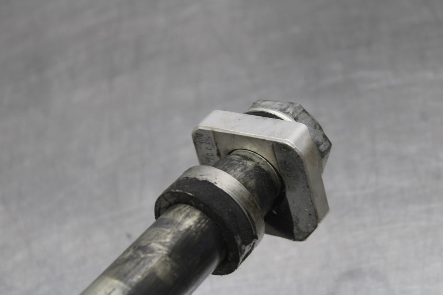08-10 SUZUKI GSXR 600 REAR AXLE BACK WHEEL RIM PIVOT BOLT AXEL BB202