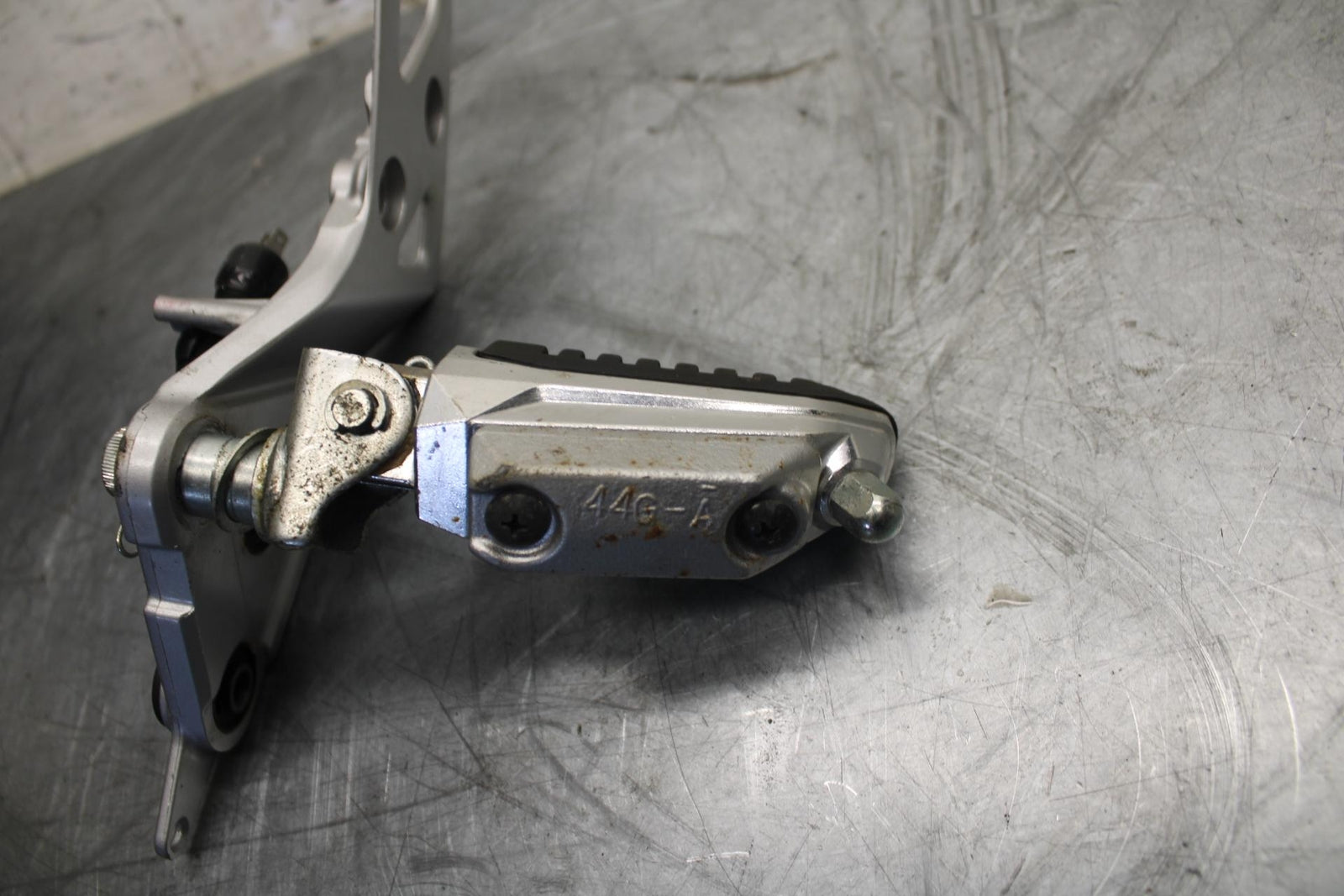 2016 Suzuki Bandit  GSF1250SA ABS RIGHT REARSET REAR SET DRIVER FOOT PEG BB509