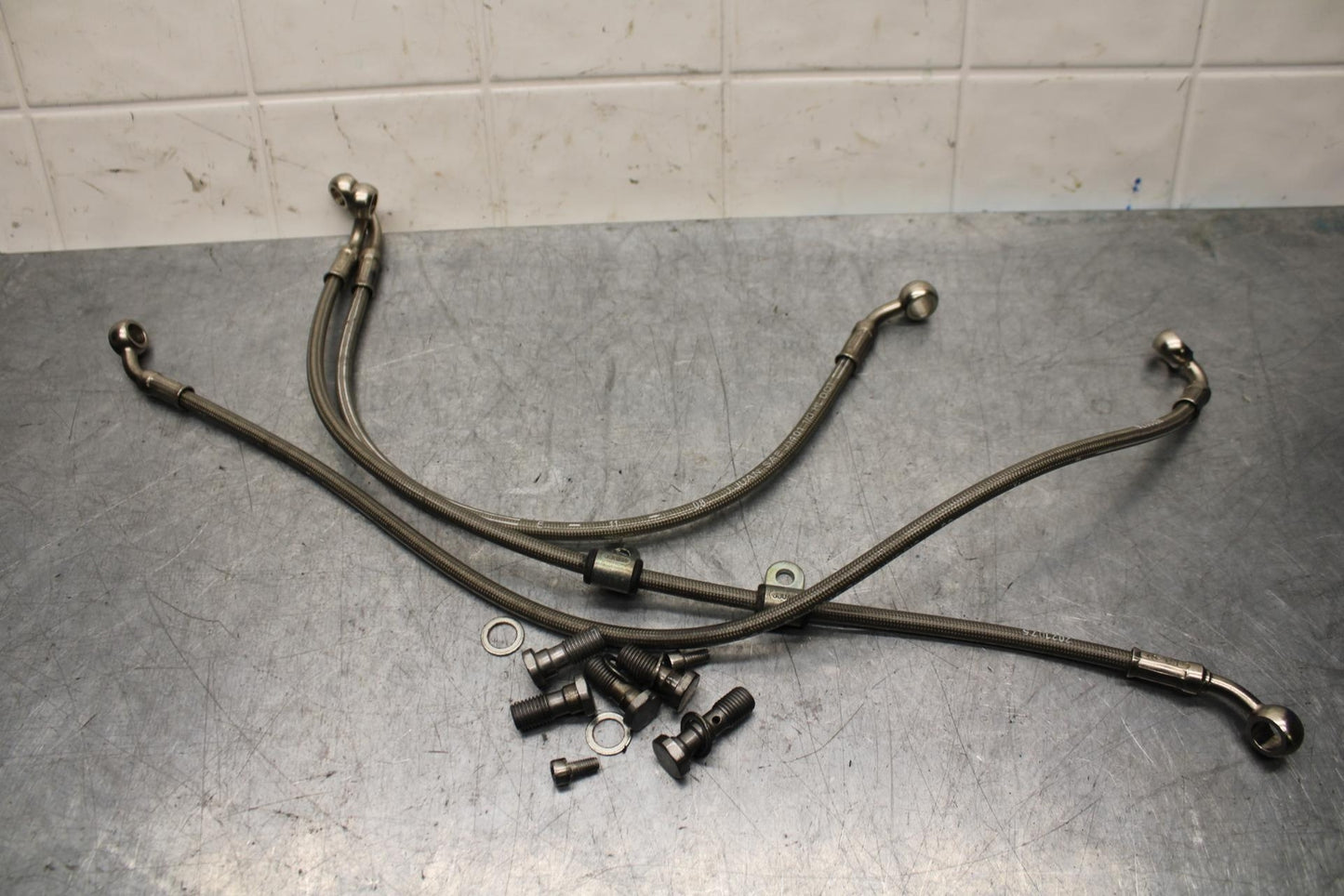 2009 Triumph Daytona 675 FRONT BRAKE CALIPER HOSES LINES BB584