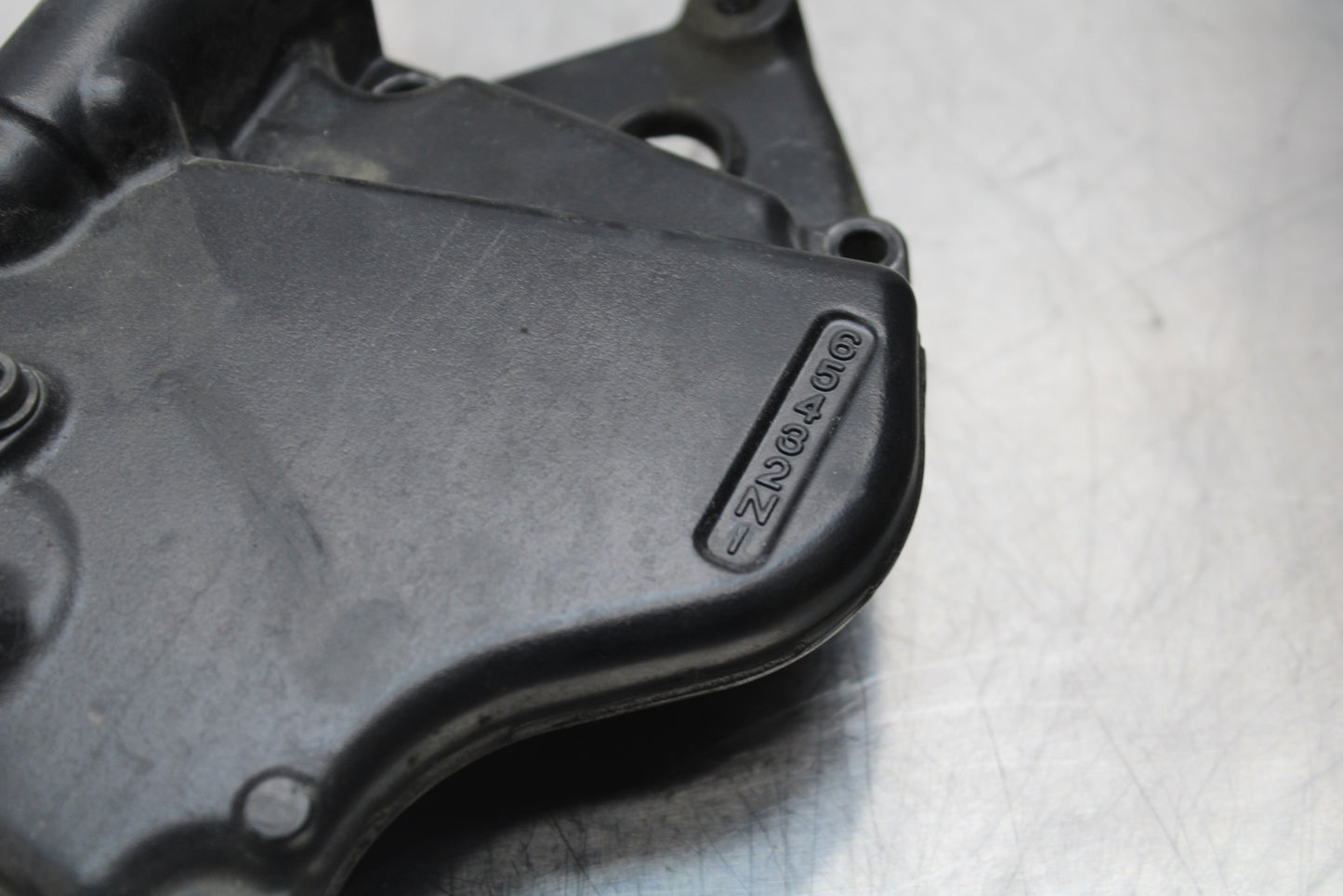 11 SUZUKI GSXR1000 ENGINE SPROCKET COVER BB142
