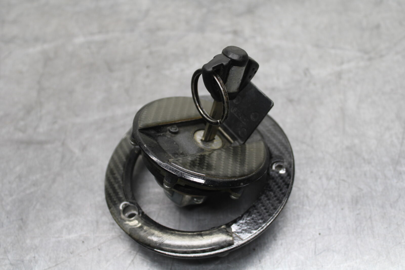 06-07 SUZUKI GSXR 600 IGNITION LOCK KEY SET W/ GAS CAP AND SEAT LOCK BB737